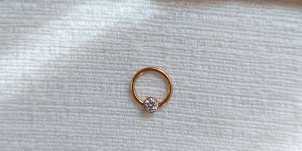 Piercing Argola Dourado Pressão Ponto de Luz Titânio