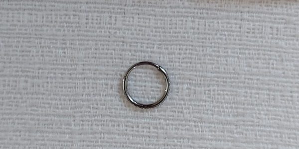 Piercing Argola Cravejada Titânio