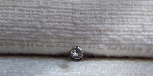 Piercing Labret Ponto de Luz Titânio