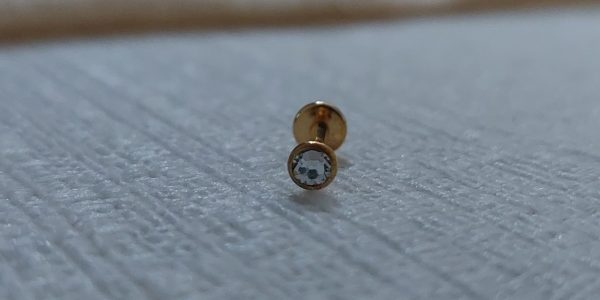 Piercing Labret Ponto de Luz Titânio 1 cm