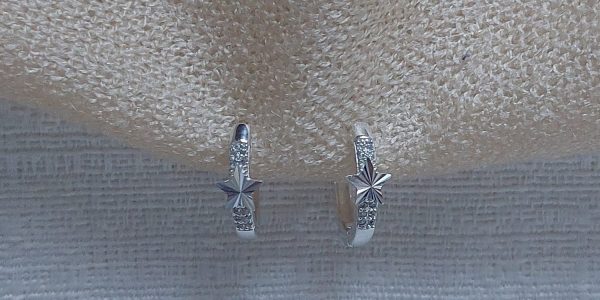 Argola Click Cravejada Estrela