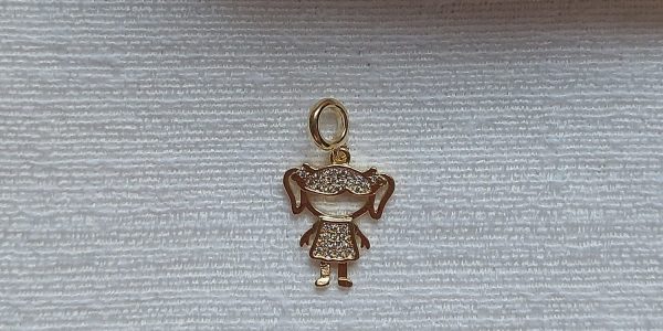 Pingente Menina Cravejada