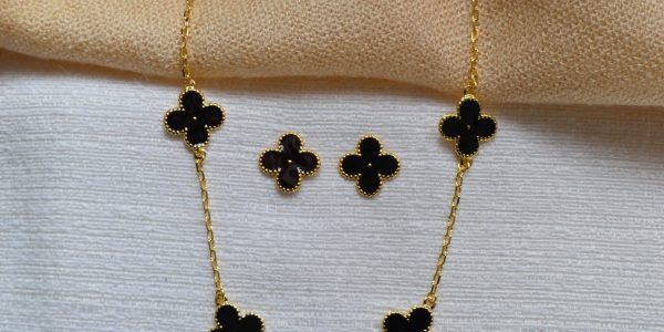 Conjunto Trevo Preto